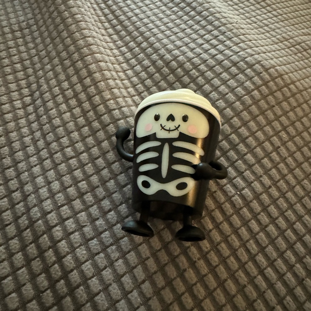 So fun!!! Wendy’s Halloween frosty figurine